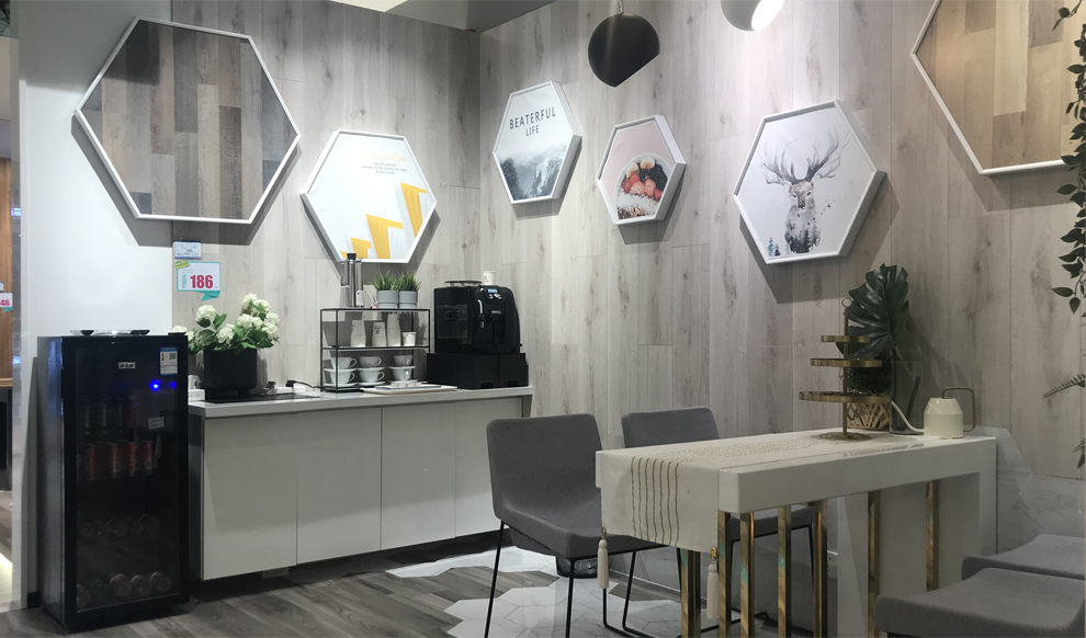 180㎡門(mén)店實(shí)景展示1