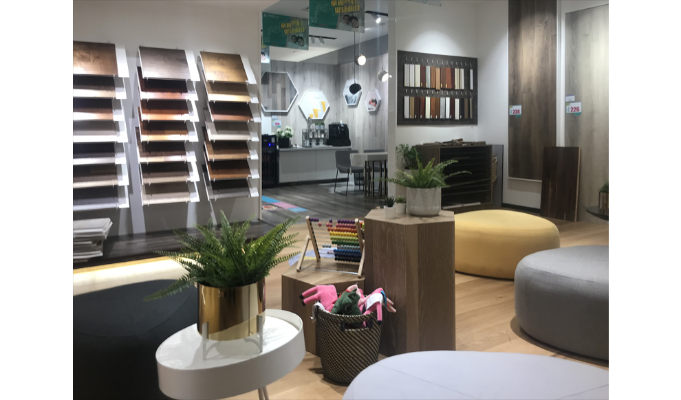 180㎡門(mén)店實(shí)景展示1