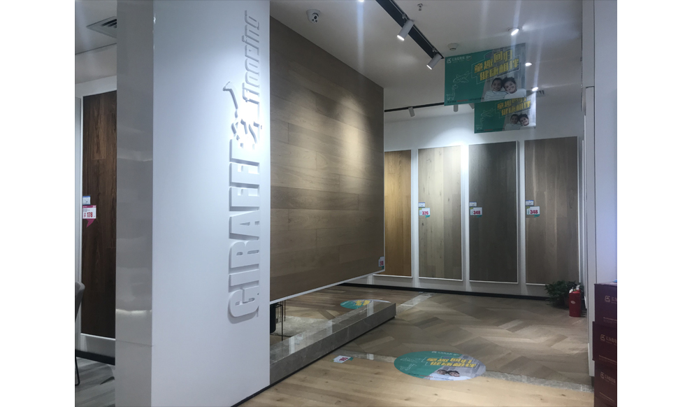 180㎡門(mén)店實(shí)景展示1